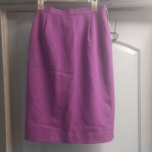 Elegant Purple Women's lined Skirt. Sz 10 NWOT